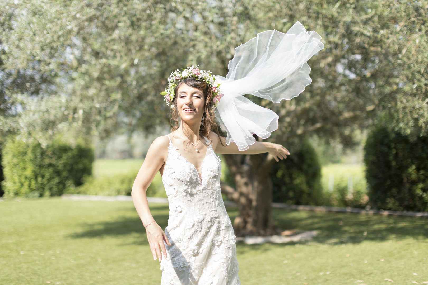 mariage-photographe-destination-elopement-francais-style-mariage-provence-olivier-dress-robe-mariee