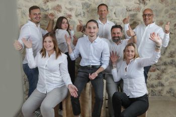 photo groupe corporate professionnel entreprise eucleia photographe professionnelle studio saint maximin toulon marseille aix provence brignoles trets var